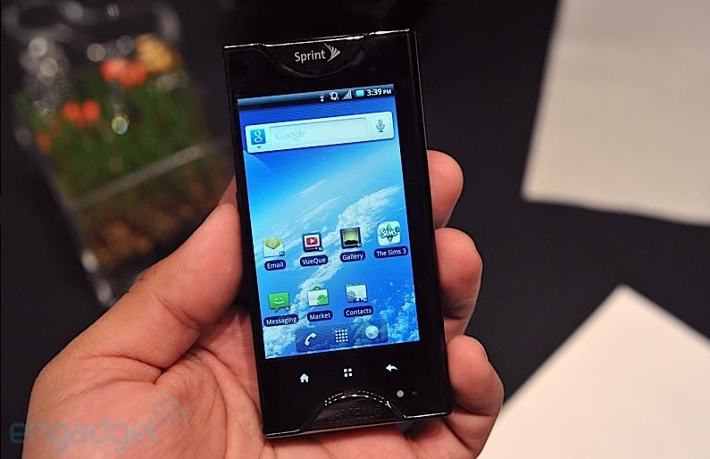 kyocera-echo-dual-screen-closed